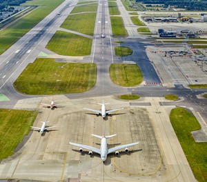 Flughafen Gatwick mit beiden Pisten: Die nördliche Piste wird bis 2030 verschoben.