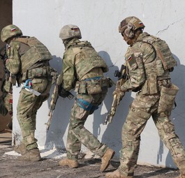Soldaten der Organisation des Vertrags über kollektive Sicherheit CSTO bei einer Übung: 2500 von ihnen sichern in Kasachstan kritische Infrastruktur.