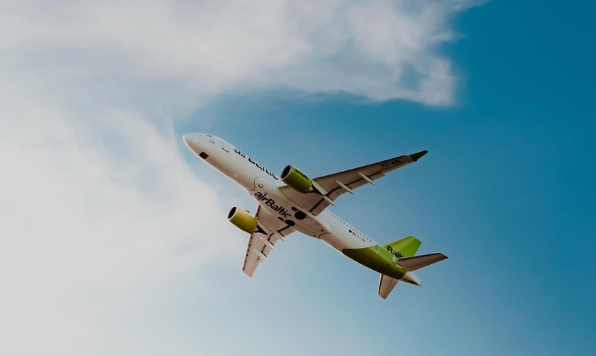 Airbus A220 von Air Baltic: Die Airline schrumpft. 