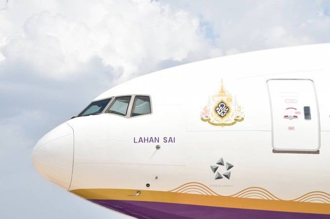 Auch das Krönungssiegel prangt auf dem Jet.
