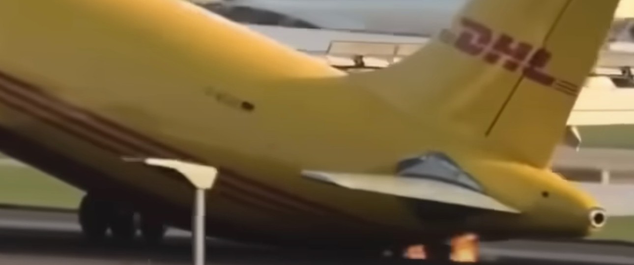 Der Tailstrike, aufgenommen vom Youtube-Kanal Big Jet TV: Das Video sehen Sie unten im Artikel.