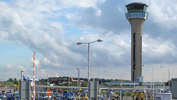 Der britische «Independent» veröffentlichte ein Ranking der größten internationalen Hubs. Demnach fertigen die fünf Londoner Flughäfen jährlich am meisten Passagiere ab. Luton,...