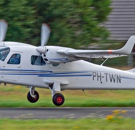 Eine Tecnam P2006T eines privaten Besitzers: Ähnlichkeit mit dem Vulcanair-Modell.