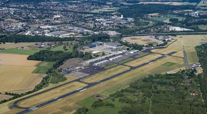 Flughafen Mönchengladbach: Wirkt ruhig - ist aber ganz schön geschäftig.