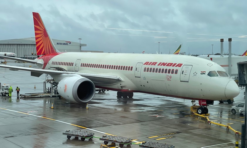 Boeing 787 von Air India noch in der alten Lackierung. Der Flug ab Zürich fiel aus.