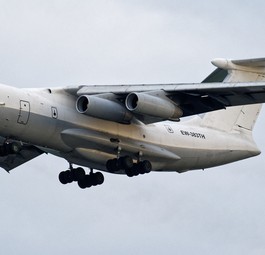 Ilyushin Il-76 mit dem Kennzeichen EW-383TH: Kommt aus Bealrus.