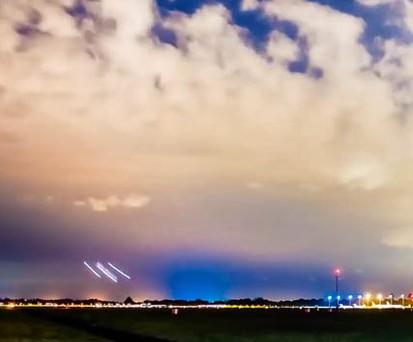 Wenn Flugzeuge wie Glühwürmchen dahinschweben