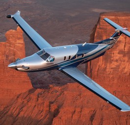 Der Pilatus PC-12 hat eine Reichweite von 3417 Kilometer.