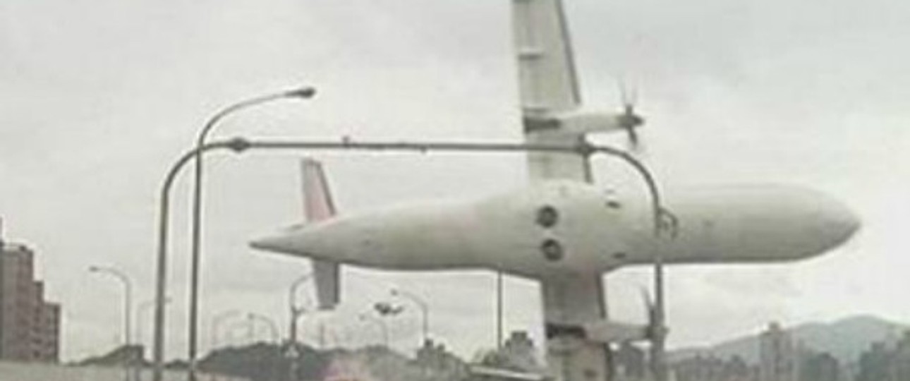 Am 04. Februar 2015 stürzte eine Turboprop ATR 72-600 von Trans Asia mit 53 Passagieren und 5 Crew-Mitgliedern in den Keelung-Fluss.