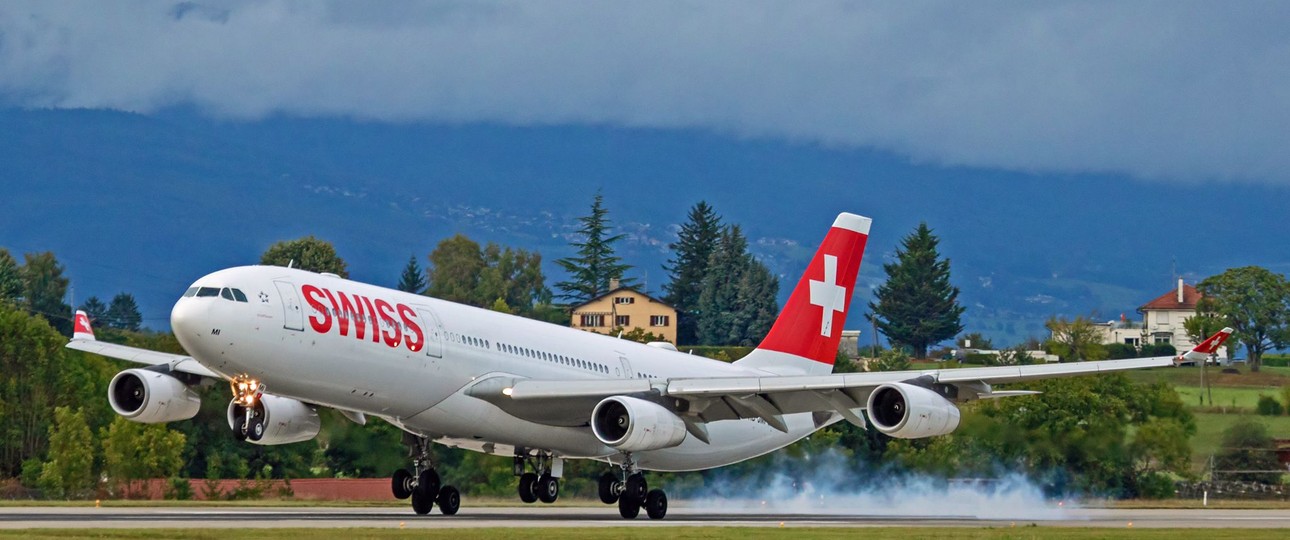 Airbus A340 bei der Landung in Genf: Ungewöhnlich im Inland.
