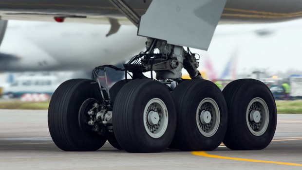Fahrwerk einen Boeing 777-300: Kaum Platz, mörderische Minustemperaturen.