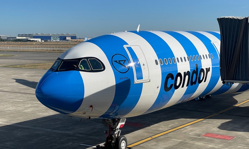 D-ANRB, hier noch intakt: Der Airbus A330 Neo muss repariert werden.