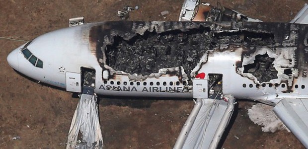 Ausgebrannte Asiana-Maschine: Boeing schiebt die Schuld der Crew zu.