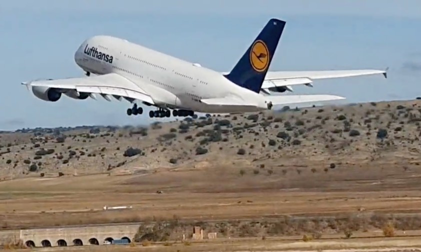 Airbus A380 D-AIMH beim Abflug in Teruel am 15. November: Rückkehr.