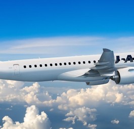 Embraer E190-E2 in den Farben von J-Air: Japan Airlines setzt für die Regionaltochter auf den brasilianischen Regionaljet.