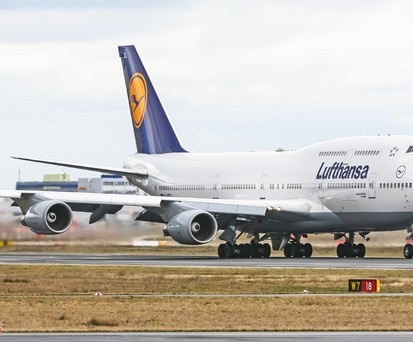 Boeing 747-400.
