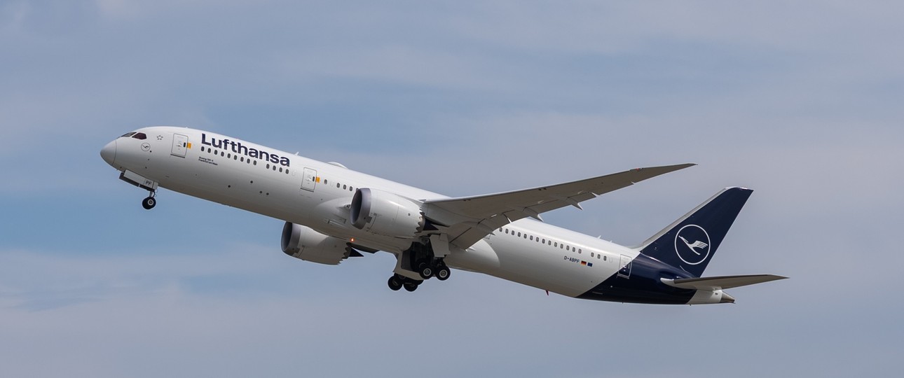 Die D-ABPF: Lufthansas erster Dreamliner mit Allegris-Kabine.