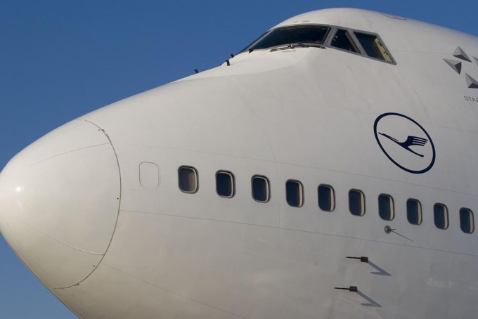 Der längste Flug ab Deutschland ist übrigens Frankfurt - Buenos Aires mit 13 Stunden und 45 Minuten...