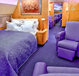 JetPurple Airwayz: Das Interieur der neuen Fluggesellschaft aus Arizona macht ihrem Namen alle Ehre.