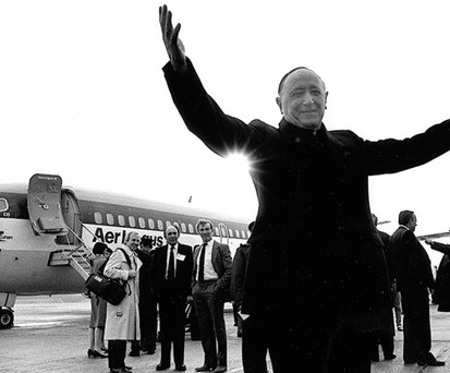 Monsignor James Horan an seinem Flughafen: Er überwand alle Widerstände.