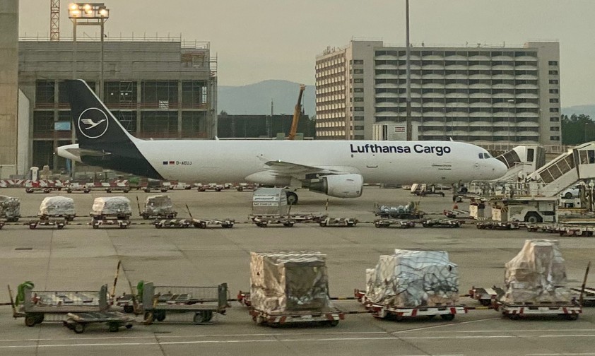 airbus a321 p2f lufthansa cargo