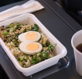 Essen auf Qantas' Testflug: Keine der Verpackungen landet auf der Müllkippe.