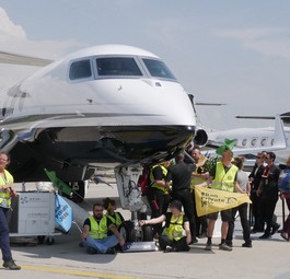 Businessjet-Messe Ebace: Die Austellung wird gestört.