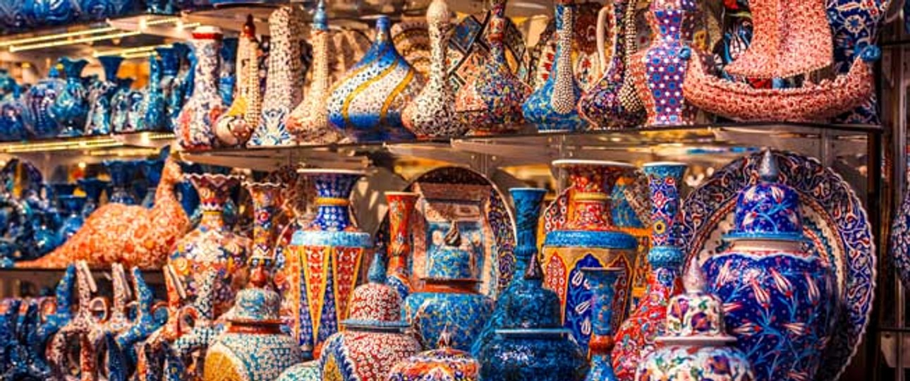 Bazar in Istanbul: Nach der spanischen Iberia streicht jetzt auch die amerikanische Delta Air Lines ihre Flüge in die Türkei.