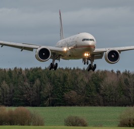 Boeing 777-200 LR von Etihad: Sie fliegt keine Passagiere mehr.
