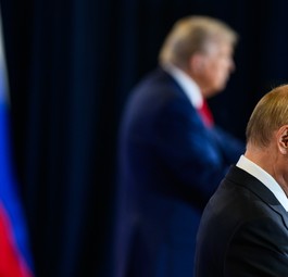 Donald Trump und Valdimir Putin beim Treffen in Alaska: Wie reist der russische Präsident nach Budapest?