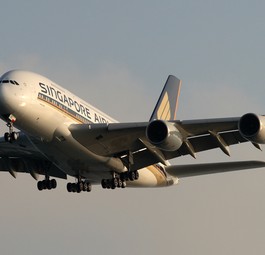 Platz 10 der kürzesten A380-Routen fällt weg, dafür teilen sich zwei Flüge Platz 9. Zum einen Singapur - Hongkong mit Singapore Airlines in 03:45 Stunden. Zum anderen Kuala Lumpur - Hongkong, bedient von Malaysia Airlines in ebenfalls 03:45 Stunden.