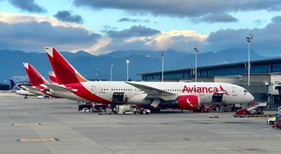 Boeing 787 von Avianca in Bogota: Die Eigentümerin Grupo Abra hat neue Flieger bestellt.