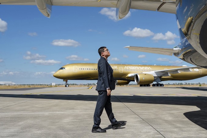 Chang Kuo-wei bei Airbus in Toulouse: Der goldene Jet blieb zunächst dort.