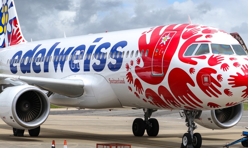 Airbus A320 von Edelweiss: Trägt Spezialbemalung zu Ehren der Help Alliance.