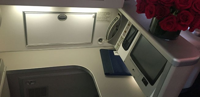 Der Arbeitsplatz für die Flugbegleiter: Hier gibt es mehr Platz als vorher - ebenso wie im Ruhebereich. Auch für das Personal wird es also angenehmer.