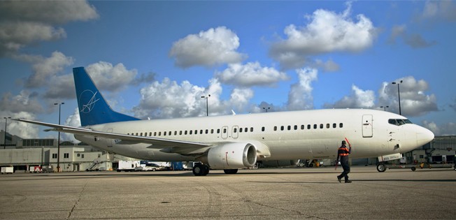 1997 als Swift Air gegründet, trat die amerikanische Fluggesellschaft seit 2019 als Iaero Airways  auf, stellte jedoch ihren Betrieb am 6. April ein, nachdem sie keine neuen Investoren finden konnte. Zu ihren Kunden hatten die NHL, das U.S. Immigration and Customs Enforcement und DHL gehört.