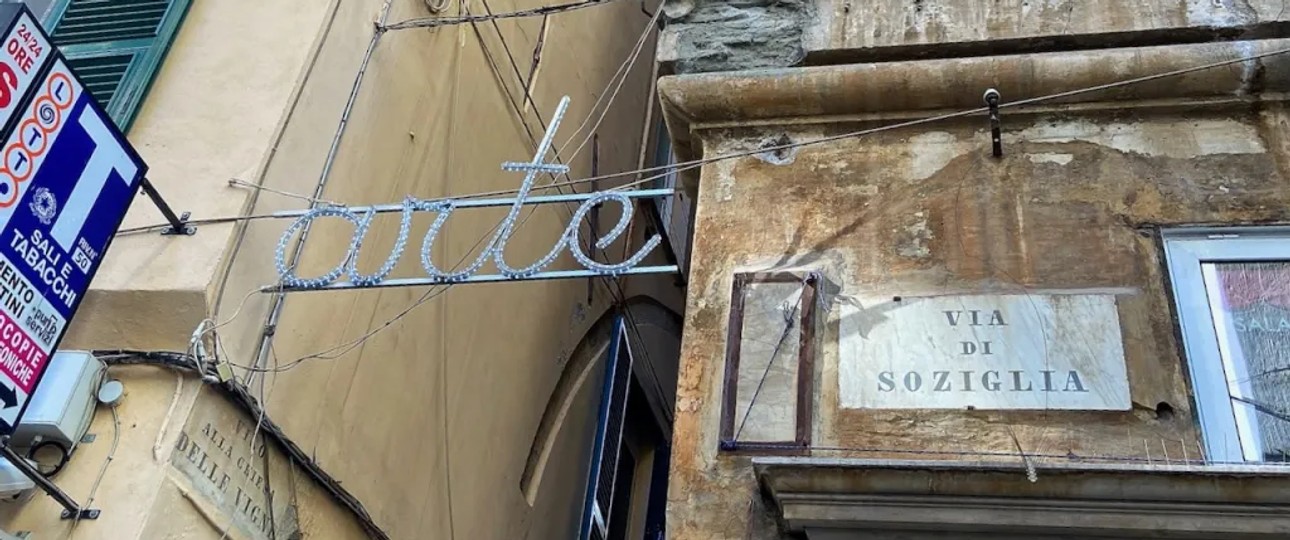 Genua Altstadt: unterwegs in den Caruggi im historischen Zentrum, heute an der Via di Soziglia.