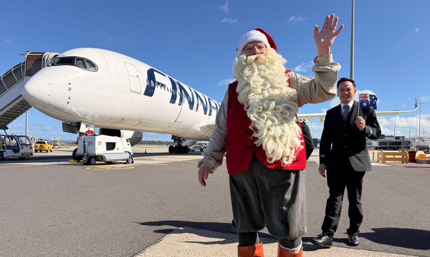 Airbus A350 von Finnair in Melbourne: Der Weihnachtsmann fliegt selbstverständlich mit der finnischen Nationalairline nach Australien.