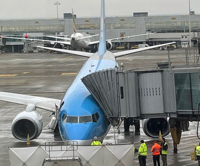 Die Boeing 737-700 von Tuifly ...