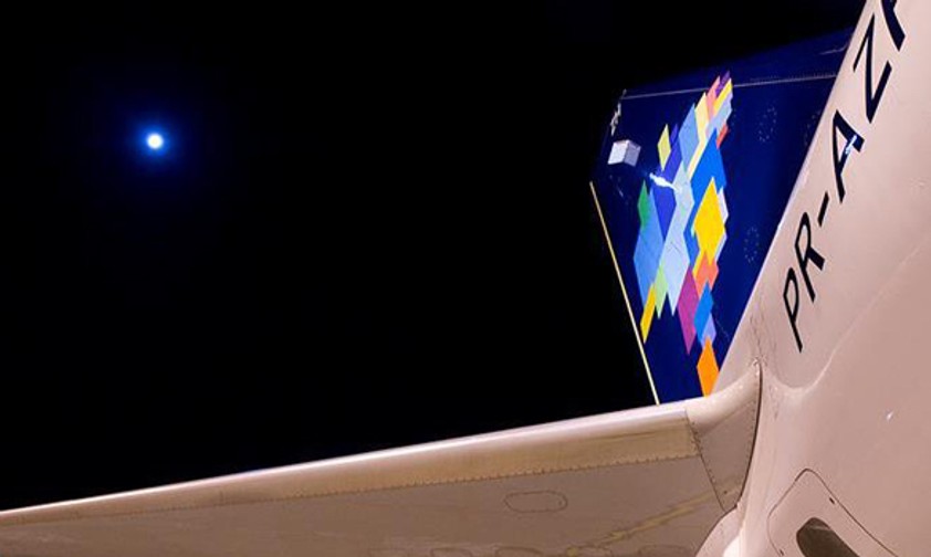 Heckflosse von Azul: Das Logo bleibt, der Schriftzug ändert.