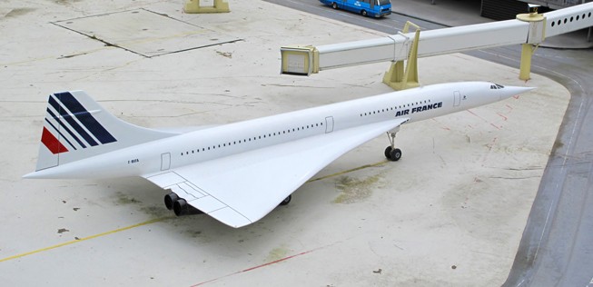 Air France stellte den Betrieb danach ein, am Flieger mussten zahlreiche Änderungen vorgenommen werden, um wieder die Flugerlaubnis zu erhalten. Dennoch war es bald vorbei für die Concorde. 2003 endete der Flugbetrieb.