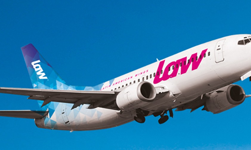 Flugzeug von LAW: Fliegt ab jetzt nur noch ins Ausland.