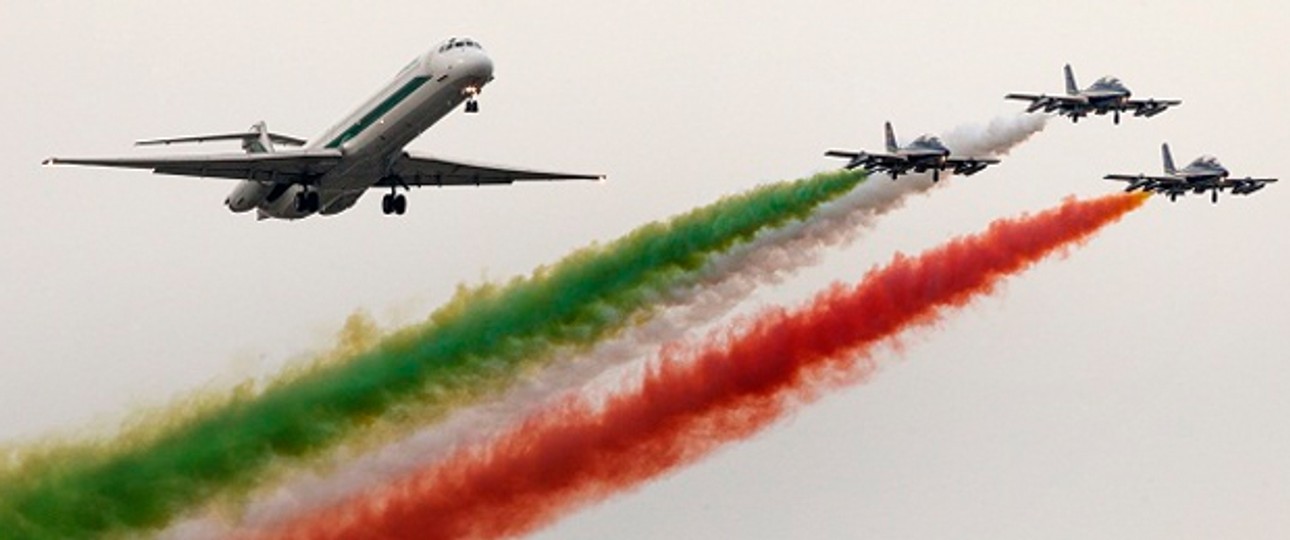 Flieger von Alitalia und Kunstflugstaffel Frecce Tricolori: Die Airline braucht Geld.