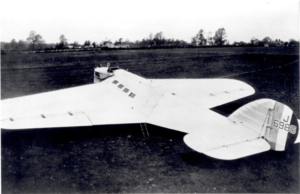 Die Westland Dreadnought war die erste Umsetzung eines Blended-Wing-Body-Fliegers. Sie stürzte allerdings beim Erstflug ab.