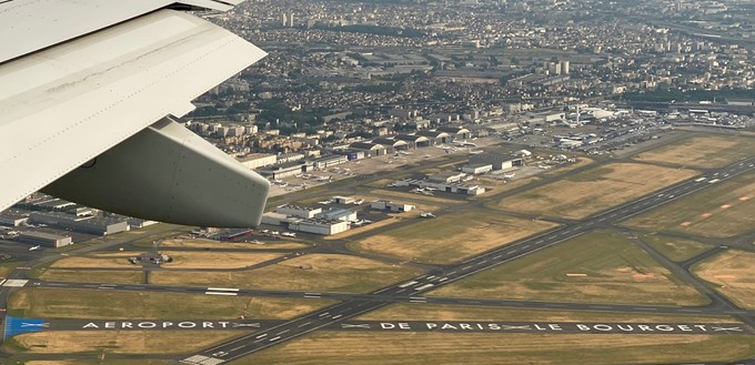 Blick auf den Flughafen Le Bourget, wo die Paris Air Show stattfindet.