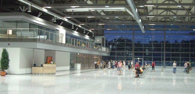 Das neue Terminal im Oktober 2003.
