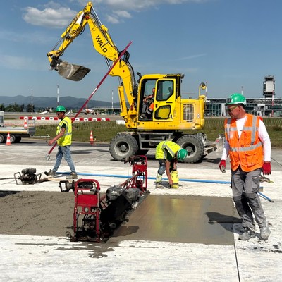 Es wird gearbeitet am FLughafen Basel/Mulhouse. 