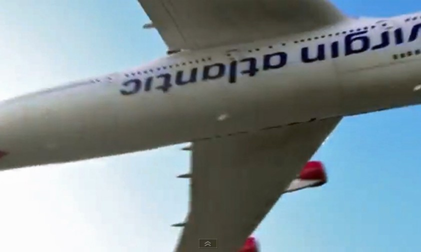 Boeing B747 macht Kapriolen