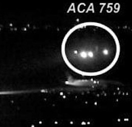 Der tiefste Punkt: Der A320 von Air Canada fliegt wenige Meter über den wartenden AIrbus A340 von Philippine AIrlines hinweg.