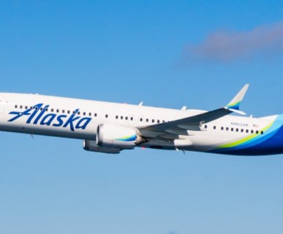 Boeing 737 Max 9 von Alaska Airlines: Muss am Boden bleiben.